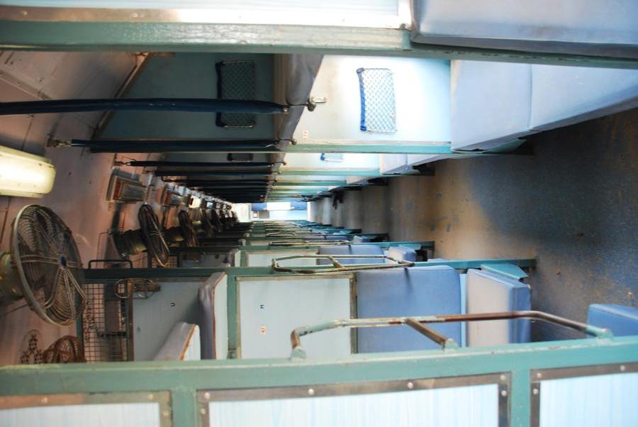 Clase Sleeper. Sin AC ni ventanas, llegando a Jaisalmer se llena de arena del desierto